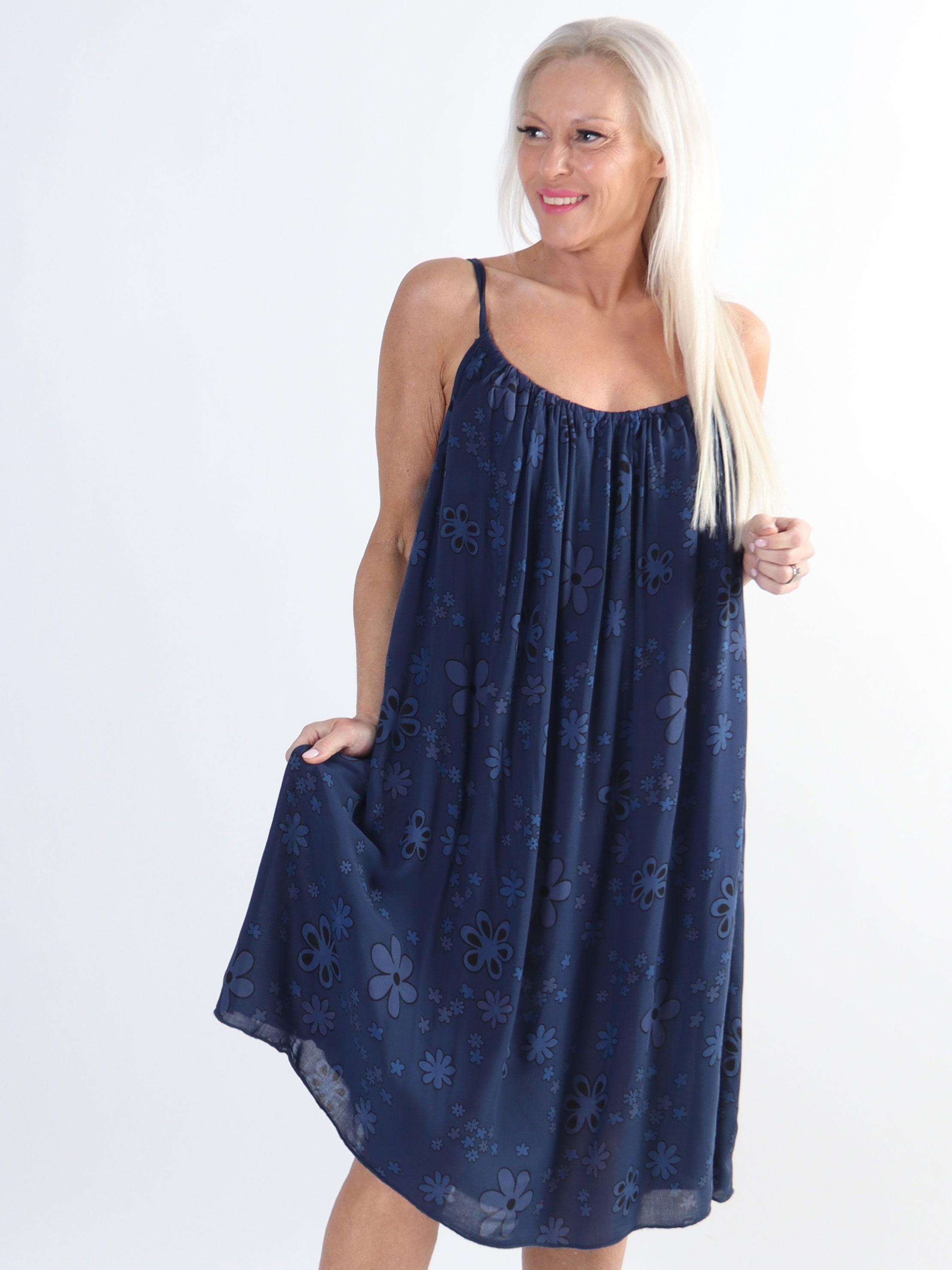 Sunshines Flower - Let plus size kjole i viskose med blomsterprint